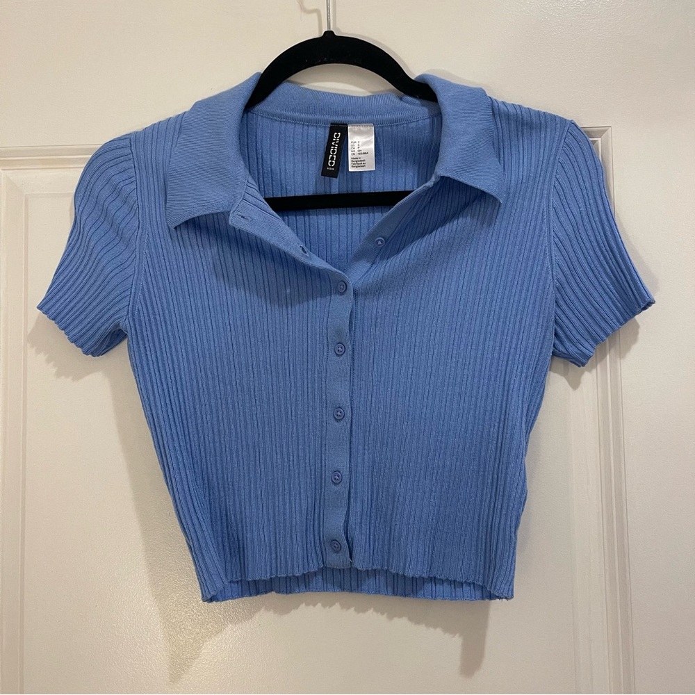 SIZE S | Women’s Blue Ribbed Collared Short Sleeve Shirt